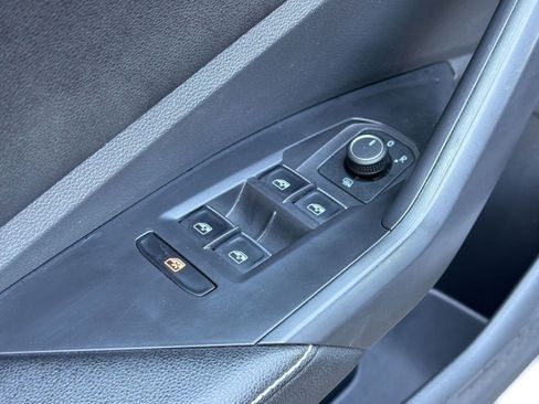 Used 2024 Volkswagen Jetta SE FWD image 19