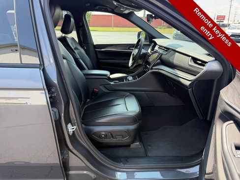Used 2024 Jeep Grand Cherokee L Limited AWD/4WD image 46