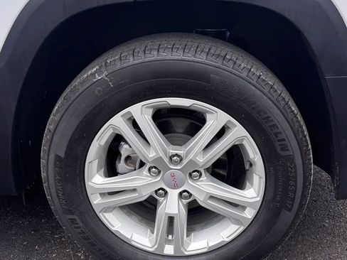 Used 2024 GMC Terrain SLE FWD image 8