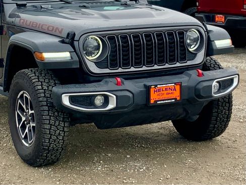 Used 2024 Jeep Wrangler Unlimited Rubicon w/ Convenience Group AWD/4WD image 9
