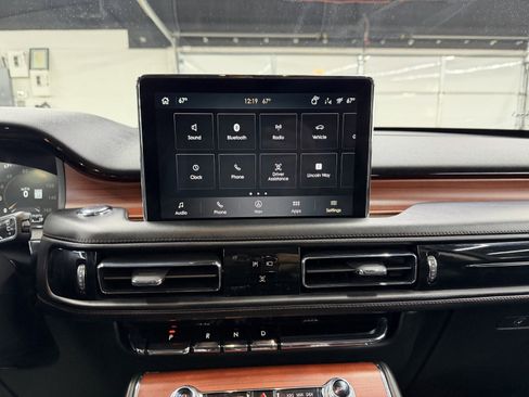 Used 2022 Lincoln Aviator Reserve w/ Equipment Group 201A image 15