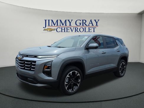 New 2026 Chevrolet Equinox LT w/ Convenience Package II FWD image 1