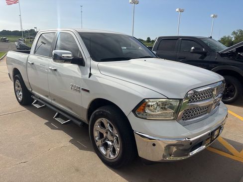 Used 2017 RAM 1500 Laramie w/ Convenience Group AWD/4WD image 2
