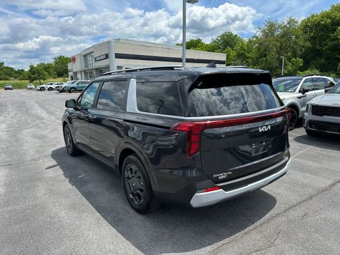 New 2026 Kia Carnival EX FWD image 7
