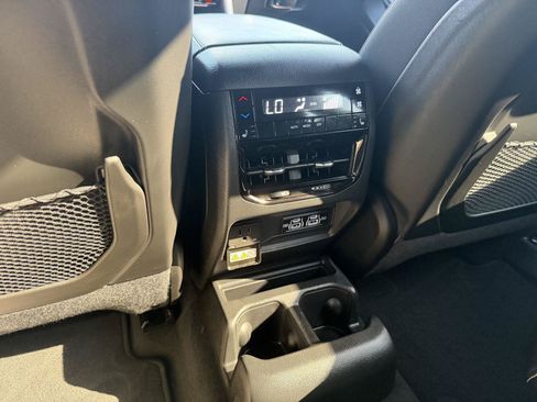 Certified 2025 Jeep Grand Cherokee L Limited RWD image 9