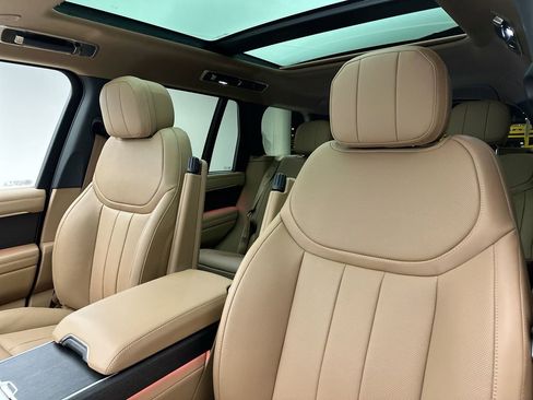 New 2025 Land Rover Range Rover SE AWD/4WD image 8