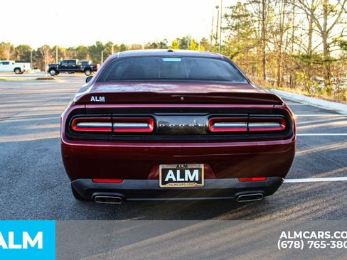 Used 2020 Dodge Challenger SXT image 9