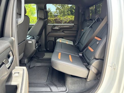 Used 2025 GMC Sierra 2500 AT4 AWD/4WD image 32