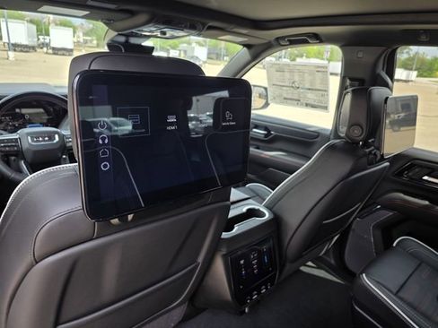 New 2026 GMC Yukon AT4 Ultimate AWD/4WD image 17