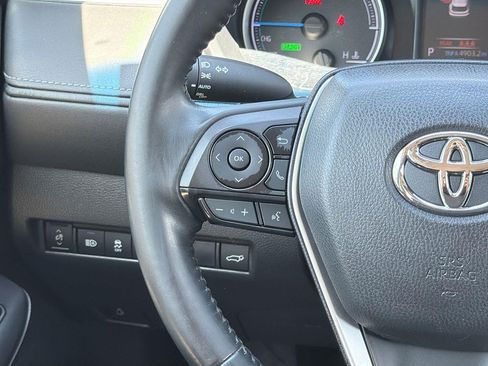Used 2021 Toyota Venza LE AWD/4WD image 8
