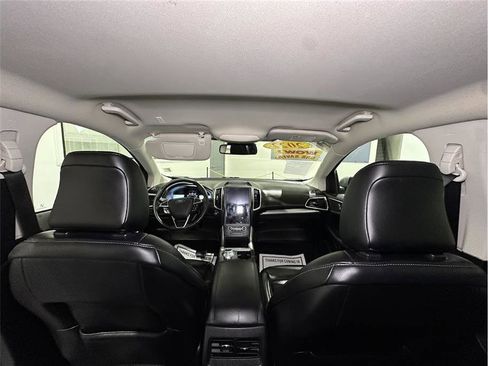 Used 2022 Ford Edge SEL image 16