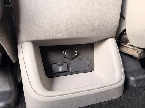 Used 2014 Toyota Highlander XLE image 31