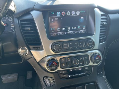 Used 2018 Chevrolet Suburban LT image 22