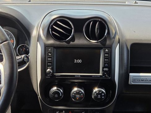 Used 2017 Jeep Compass Latitude AWD/4WD image 22