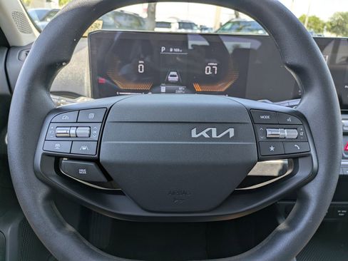 Certified 2025 Kia K4 FWD image 19