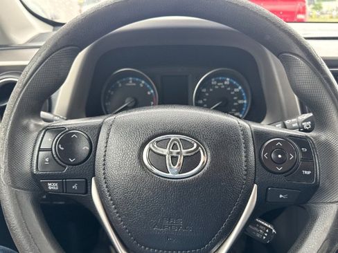 Used 2017 Toyota RAV4 LE AWD/4WD image 19