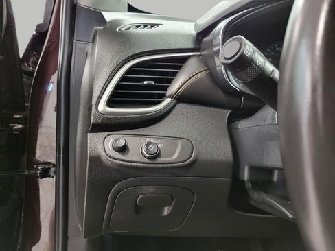 Used 2021 Chevrolet Trax LT w/ Premium Seat Package image 11