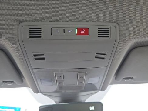 Used 2023 Volkswagen Jetta SE image 34