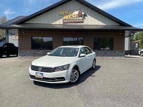 Used 2018 Volkswagen Passat 2.0T SE FWD image 1