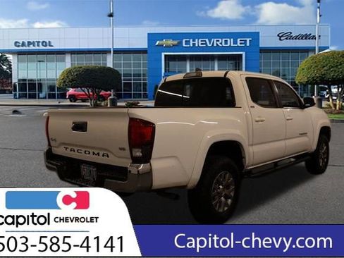 Used 2019 Toyota Tacoma SR5 AWD/4WD image 2