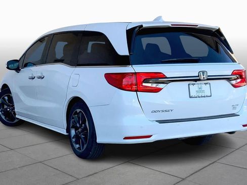 Used 2023 Honda Odyssey Elite image 12