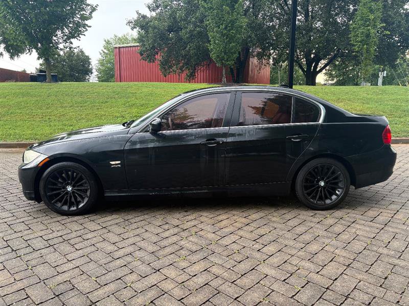 Used 2011 BMW 335i xDrive Sedan AWD/4WD image 2