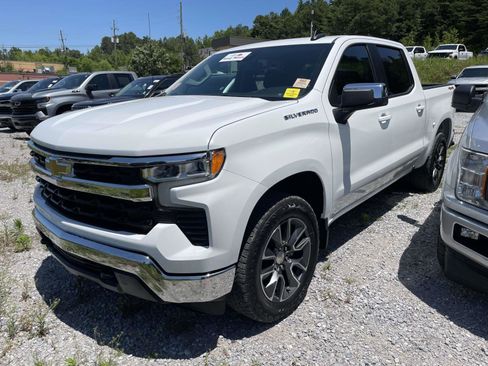 Used 2023 Chevrolet Silverado 1500 LT AWD/4WD image 3