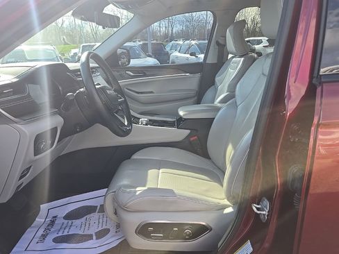 Used 2021 Jeep Grand Cherokee L Overland w/ Advanced Protech Group III image 9