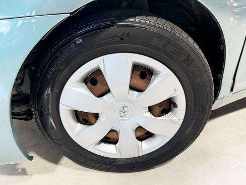 Used 2009 Toyota Camry SE image 2