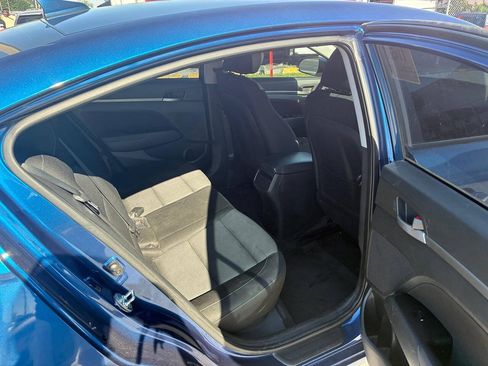 Used 2017 Hyundai Elantra Value Edition FWD image 5