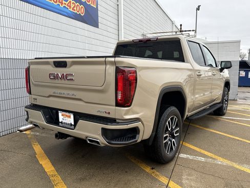 Used 2023 GMC Sierra 1500 AT4 w/ Technology Package image 4