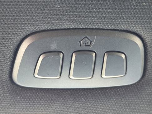 Used 2020 Ford Expedition Limited image 21