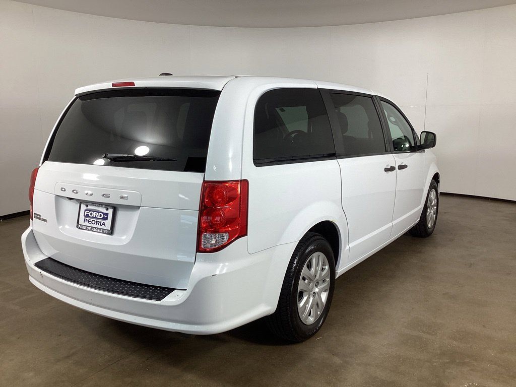 Used 2019 Dodge Grand Caravan SE w/ UConnect Hands-Free Group FWD image 5