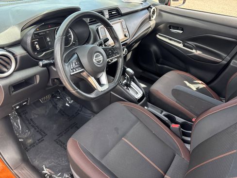 Used 2020 Nissan Versa SR w/ Convenience Package FWD image 17