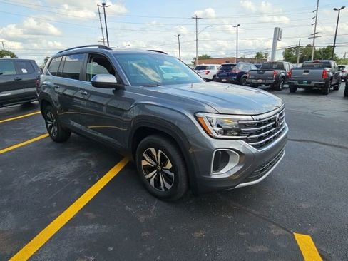 Used 2025 Volkswagen Atlas SE AWD/4WD image 10