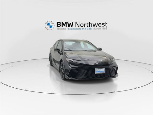 Used 2025 Toyota Camry SE w/ Multimedia Upgrade Package AWD/4WD image 7