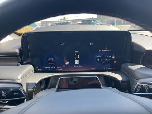 Used 2025 Lincoln Aviator Reserve w/ Equipment Group 201A AWD/4WD image 18