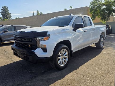 Used 2023 Chevrolet Silverado 1500 Custom RWD image 2