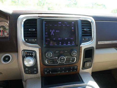 Used 2018 RAM 1500 Laramie Longhorn w/ Longhorn Southfork Package image 22