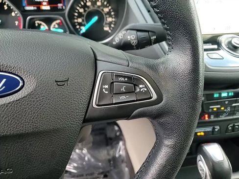 Used 2019 Ford Escape Titanium image 17