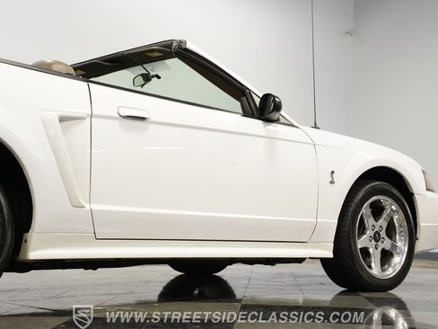 Used 2001 Ford Mustang Cobra RWD image 21