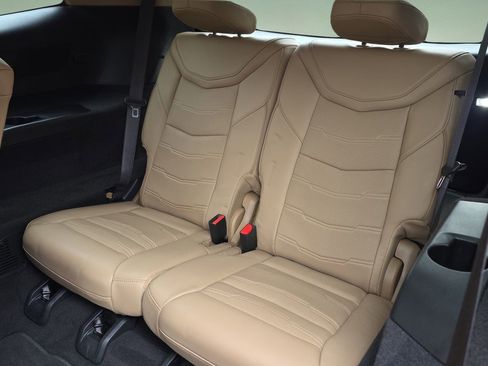 Certified 2024 Cadillac XT6 Premium Luxury w/ Platinum Package image 17