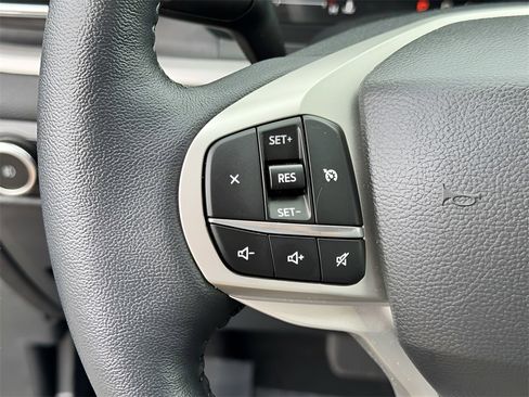 Used 2023 Ford Explorer XLT w/ Equipment Group 202A image 15