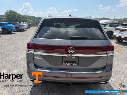 Used 2024 Volkswagen Atlas SEL Premium R-Line AWD/4WD image 4