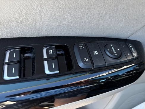 Used 2021 Kia Sportage EX AWD/4WD image 12