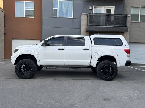 Used 2010 Toyota Tundra 4x4 CrewMax image 2