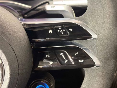 Used 2022 Mercedes-Benz SL 63 AMG 4MATIC image 39