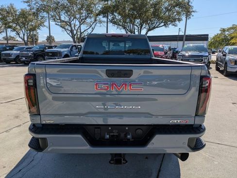 Used 2025 GMC Sierra 3500 AT4 image 5