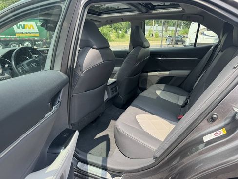 Used 2018 Toyota Camry XLE w/ Audio Package FWD image 17