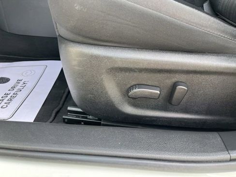 Used 2025 Nissan Altima 2.5 SV FWD image 21